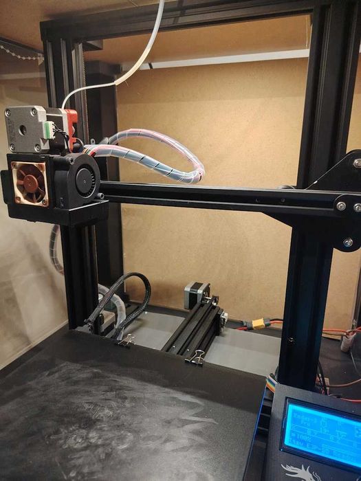 3D принтер Ender 3 Pro с множество ъпгрейди