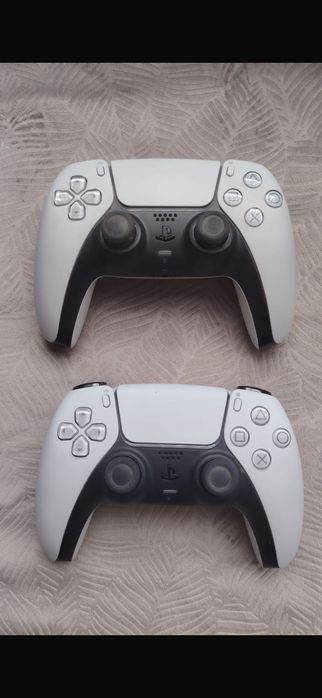 Vând PlayStation 5