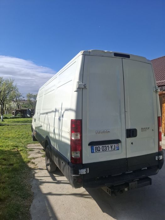 Vând duba iveco daily 2.3 hpi