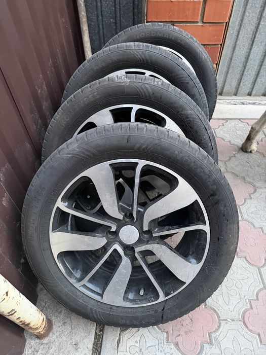 Продам диски с резиной