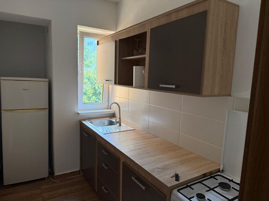 Inchiriez apartament pe str. Mihai Viteazu