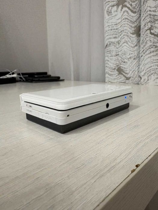 Old Nintendo 3ds Белая