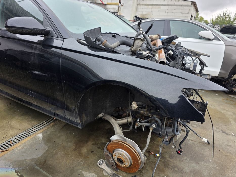 Aripa Dreapta Audi A6 C7 Facelift LY9T