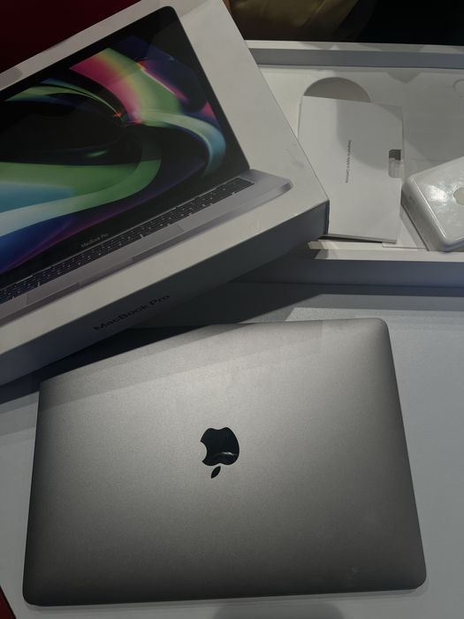 Mscbook pro M1 емкость 95%