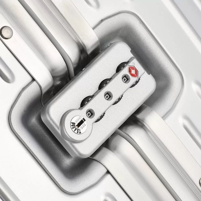 Чемодан средний из алюминия