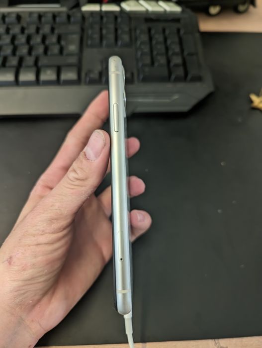 Iphone 11 4/128 АКБ 96% торг есть