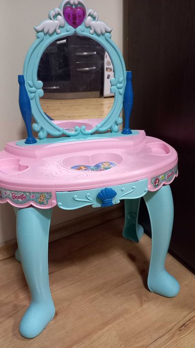 Продавам детска тоалетка