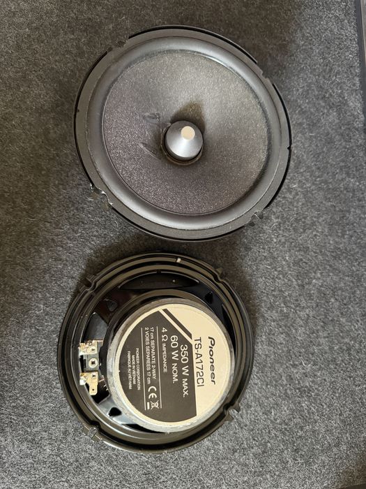 комплект усилвател + колони за кола