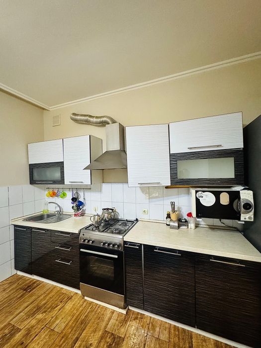 Срочно продаю кухонный гарнитур