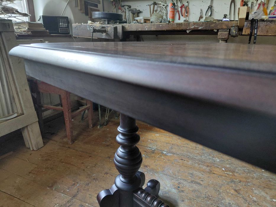 Măsuța bidermeyer restaurată