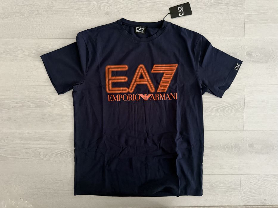 Продам футболки EA7