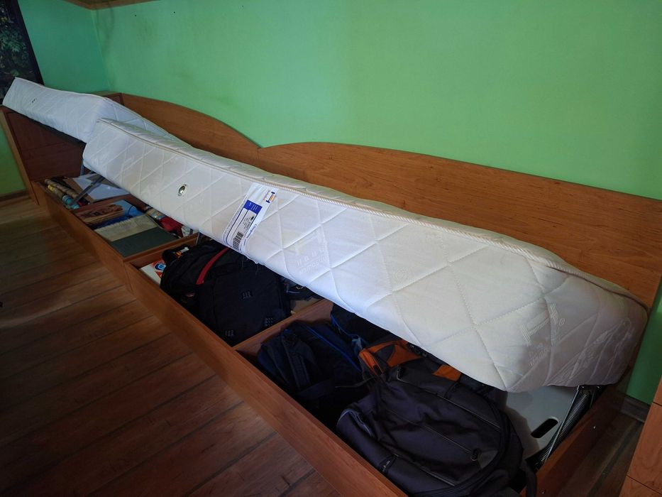 Ъглова спалня с ракла,повдигащ механизъм и матраци