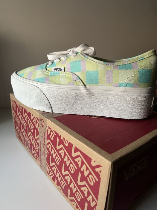 Сникърси Vans - нови.