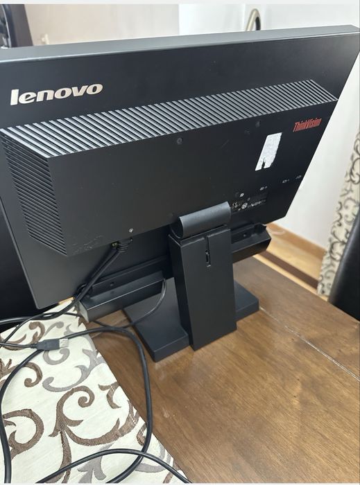 Monitor Lenovo ThinkVision L1952p Wide 19" cu soundbar