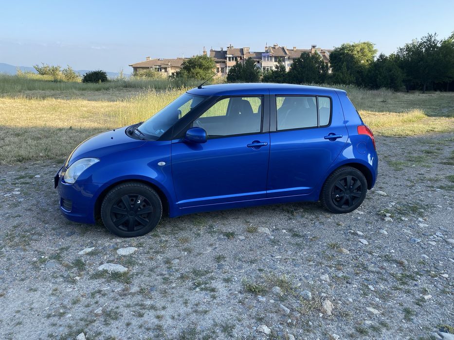 Лек автомобил Suzuki Swift