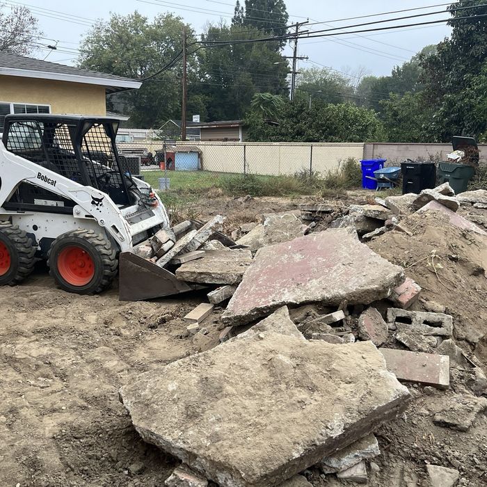 Inchiriez Miniexcavator Bobcat