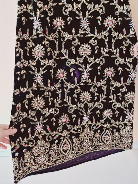 Национальное очень красивое платье.