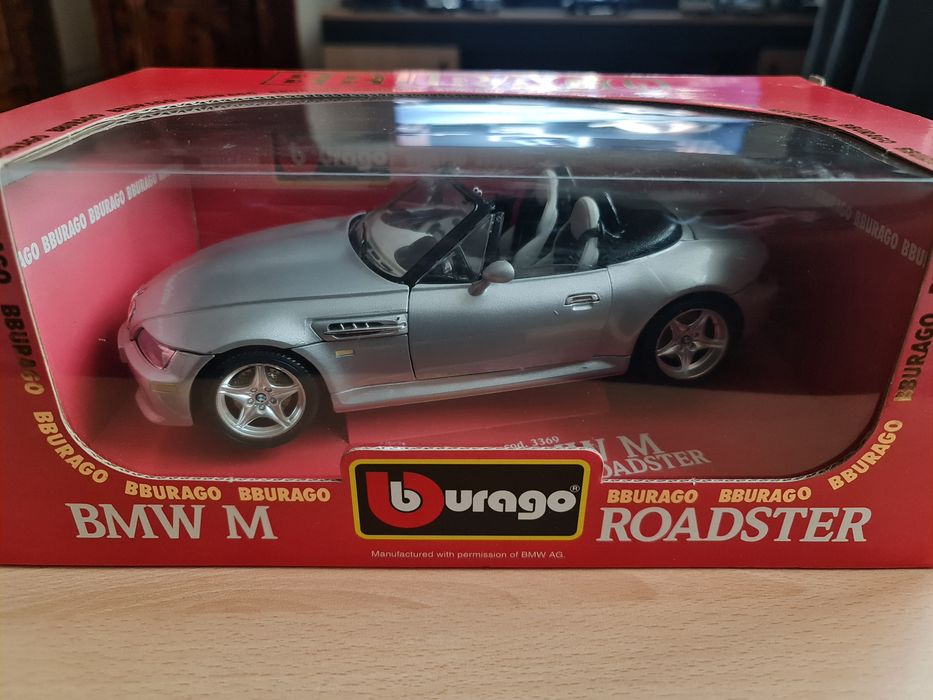 Vand macheta BMW M Roadster scara 1/18 producator Bburago in cutie