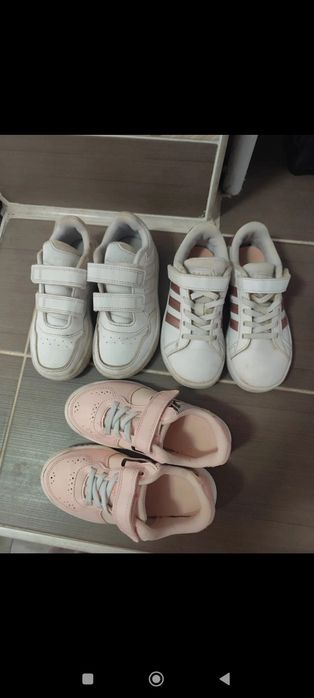 Adidași mărimea 28.