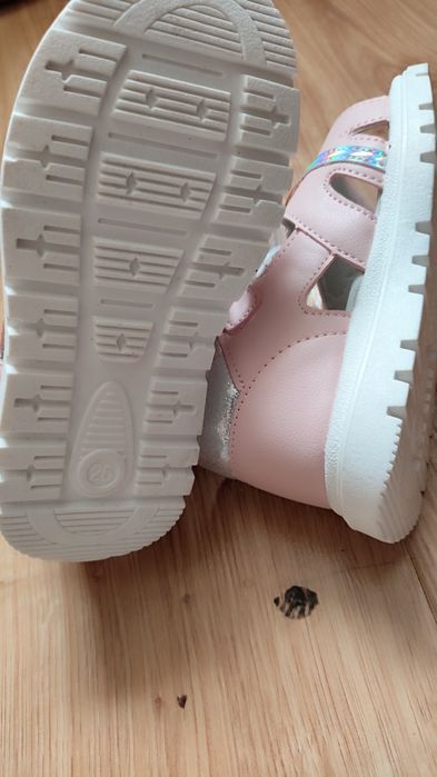 Новые сандалии 26 р девочки