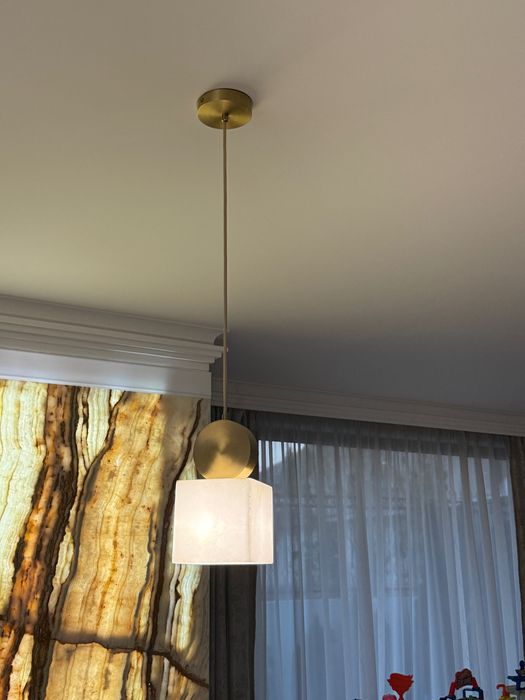 Висящо модерно осветително тяло - полилей от естествен мрамор