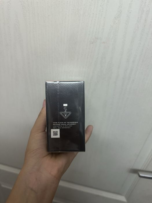 Prada paradoxe noir