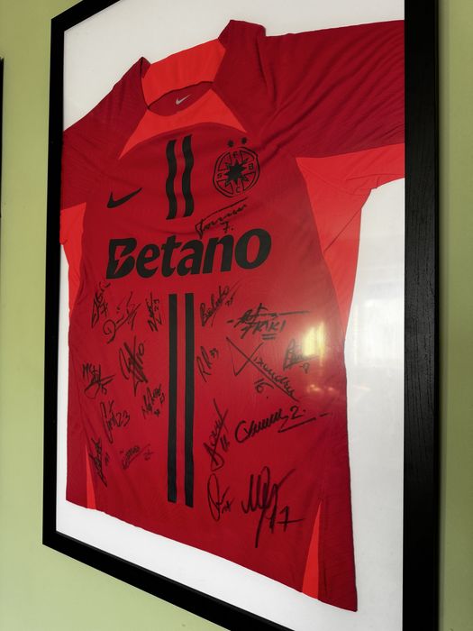Tricou semnat de jucatorii FCSB | Sezon 2023-2024