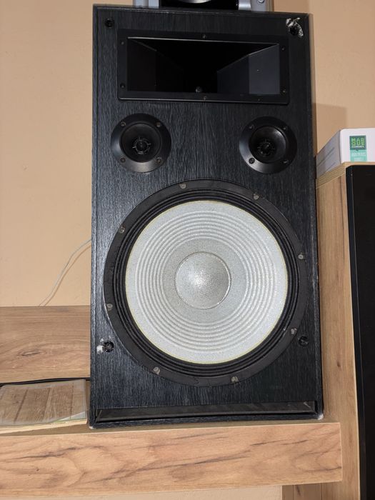 Продавам две 12ски DISKO BOX MODEL:CA180