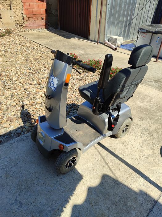 Инвалидна електрическа четириколка