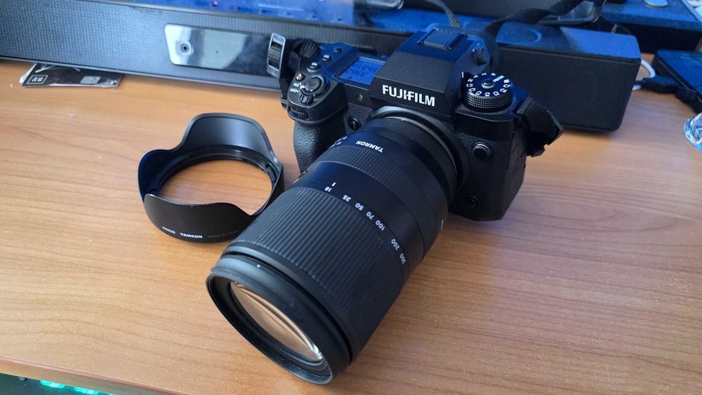 Фотоапарат Fujifilm X-H2-гаранция до 20.1.2027 с обектив Tamron 18-300
