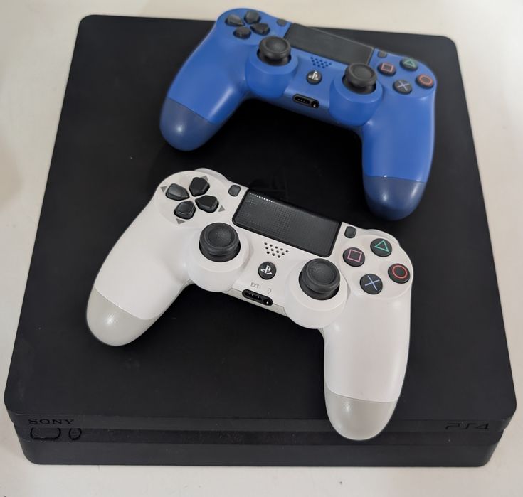 PS4 Slim (ПС4) + Топ игры + 2 джойст.
