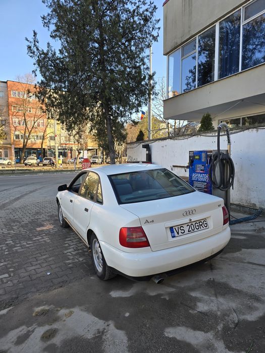 Audi A4 1.6 benzina + GPL, consum mic, mașină fiabilă