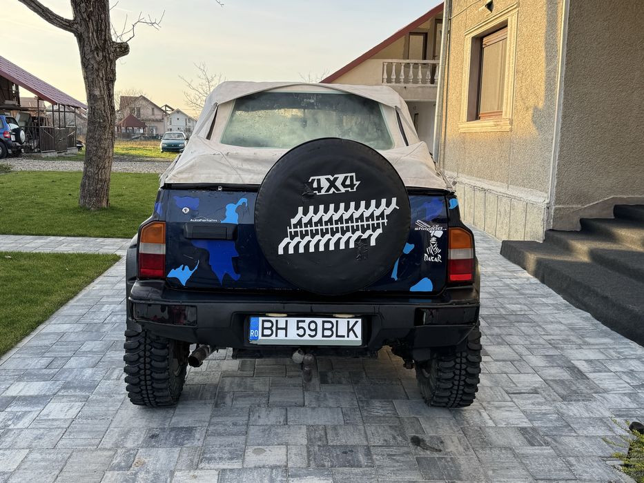 Suzuki Vitara 1.6 4x4 off road scurt bikini top