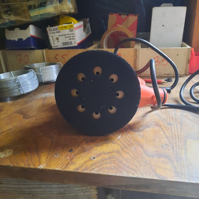 Șlefuitor black+decker