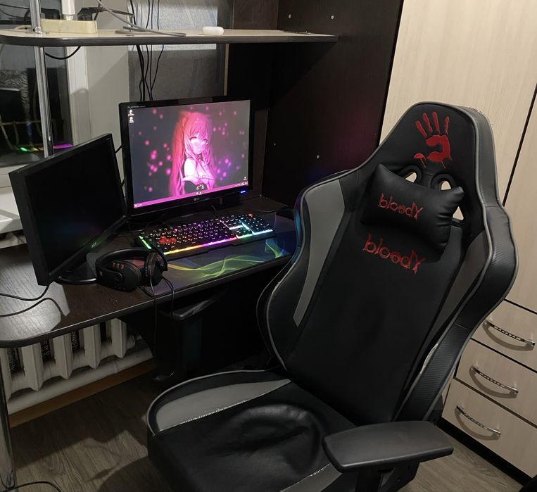 I7 4790 RX 580 озу16gb с креслом и 2 мониторами