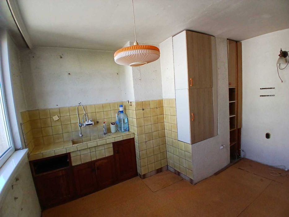 Продава се Тристаен апартамент в Стара Загора, Три чучура - център - 74 кв.м за 1136 €/кв.м - Снимка #1