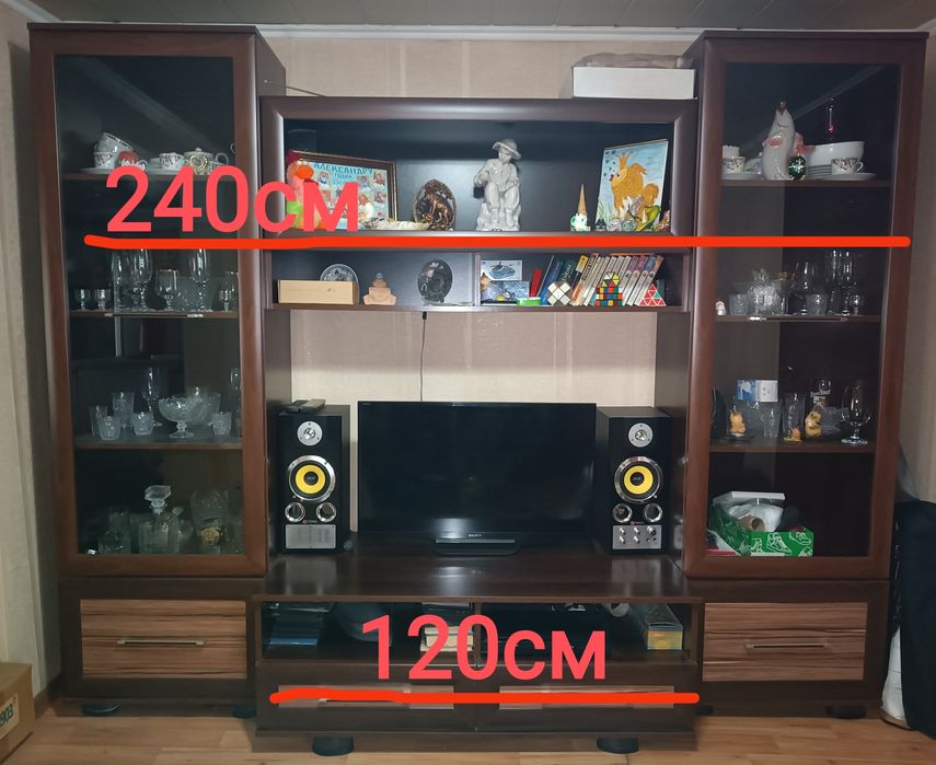 Продам горку для гостиной б/у