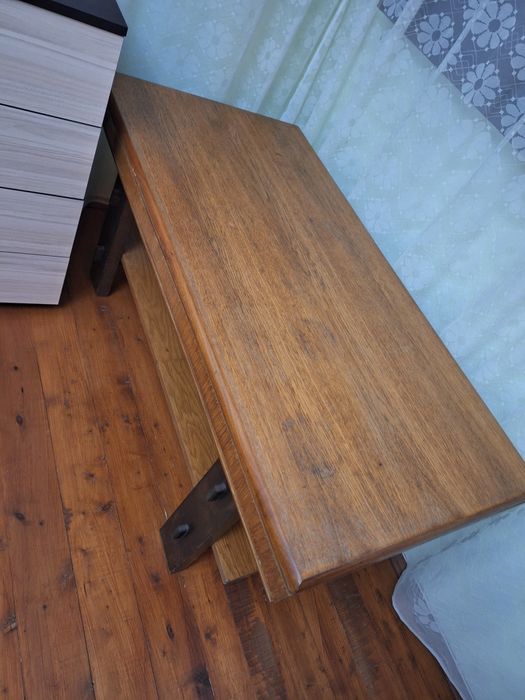 Дървена холна маса