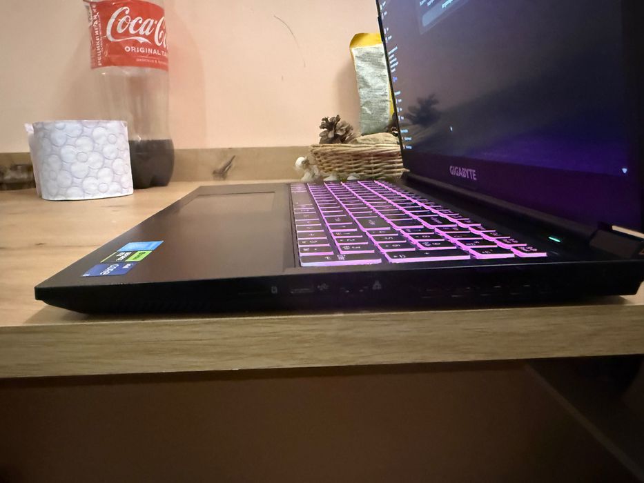 Геймърски лаптоп gaming laptop GIGABYTE G5