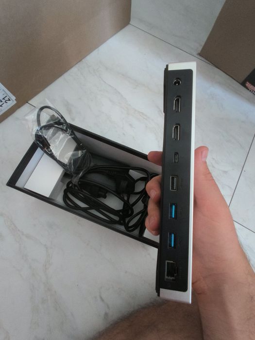 Thunderbolt 4 докинг станция 8K двойно HDMI 160W 7x USB 2.5G Ethernet