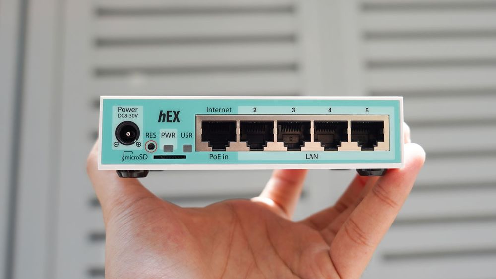# MikroTik hEX RB750Gr3 Маршрутизатор Гигабитный