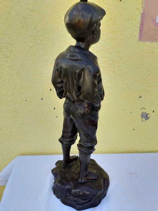 Statuie de colectie baiat din beonz