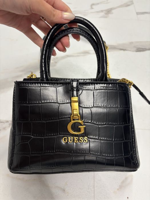 Дамска чанта guess