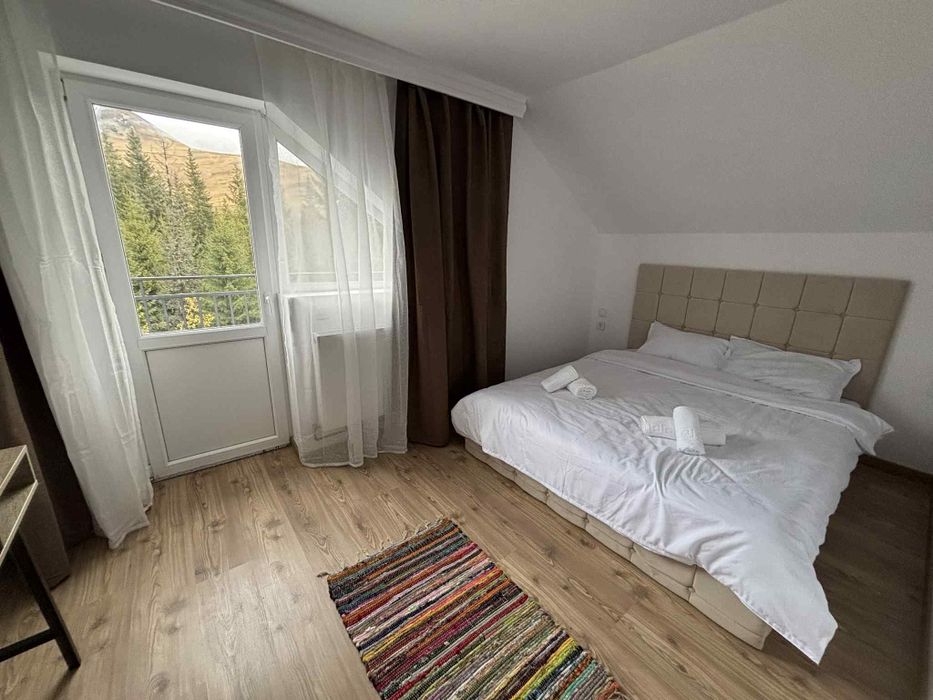 Cazare Ranca 8 camere