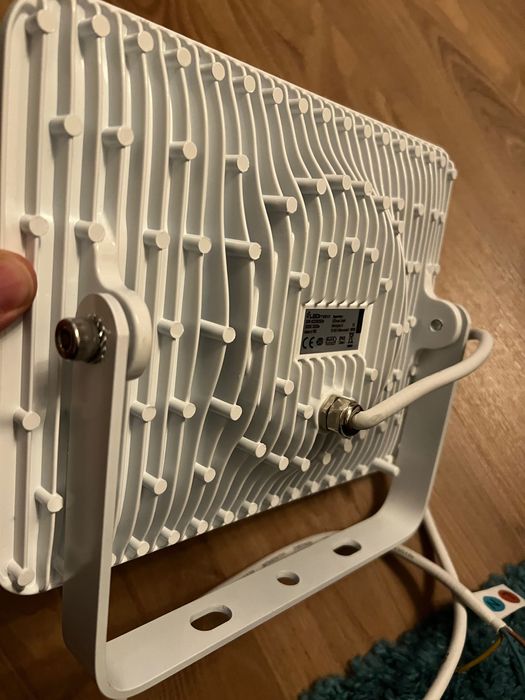 Висококачественени метални LED прожектора 50W  3400lm  110°