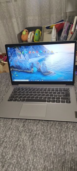 Laptop Lenovo cu i5 ssd Windows 10 office word Excel PowerPoint  ROBLOX CSGO