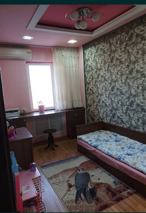 Продаётся 3х комнатная на массиве Риезий ( Паркентский)