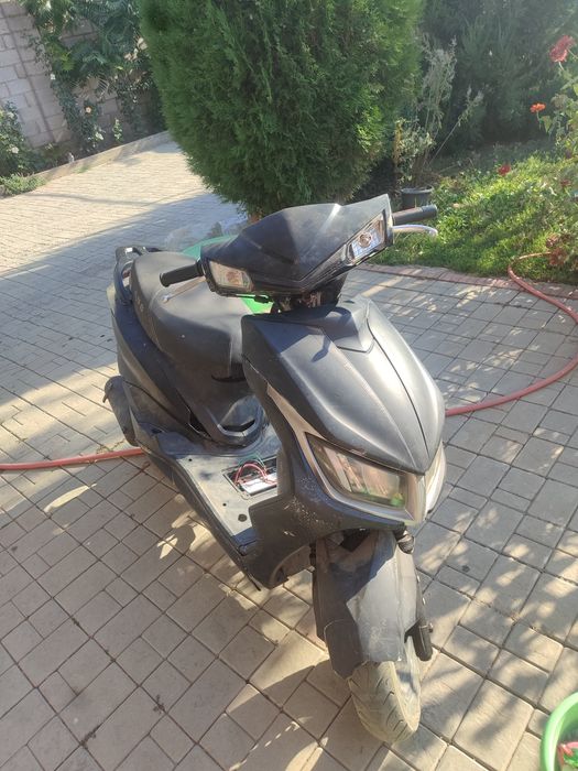 Продам м8 на ходу