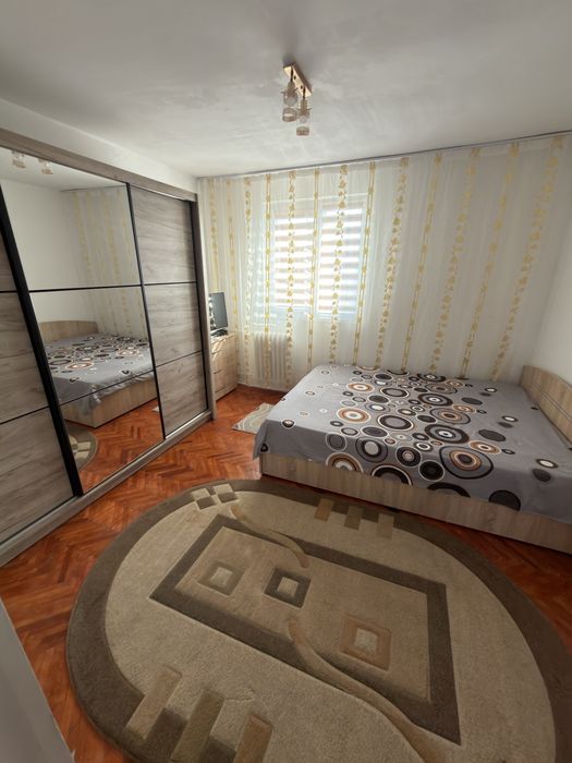 Inchiriez Apartament