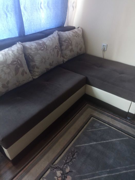 Ъглов диван-в отлично състояние